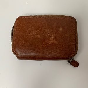 Leather zip up wallet for men or women preloved but in great condition